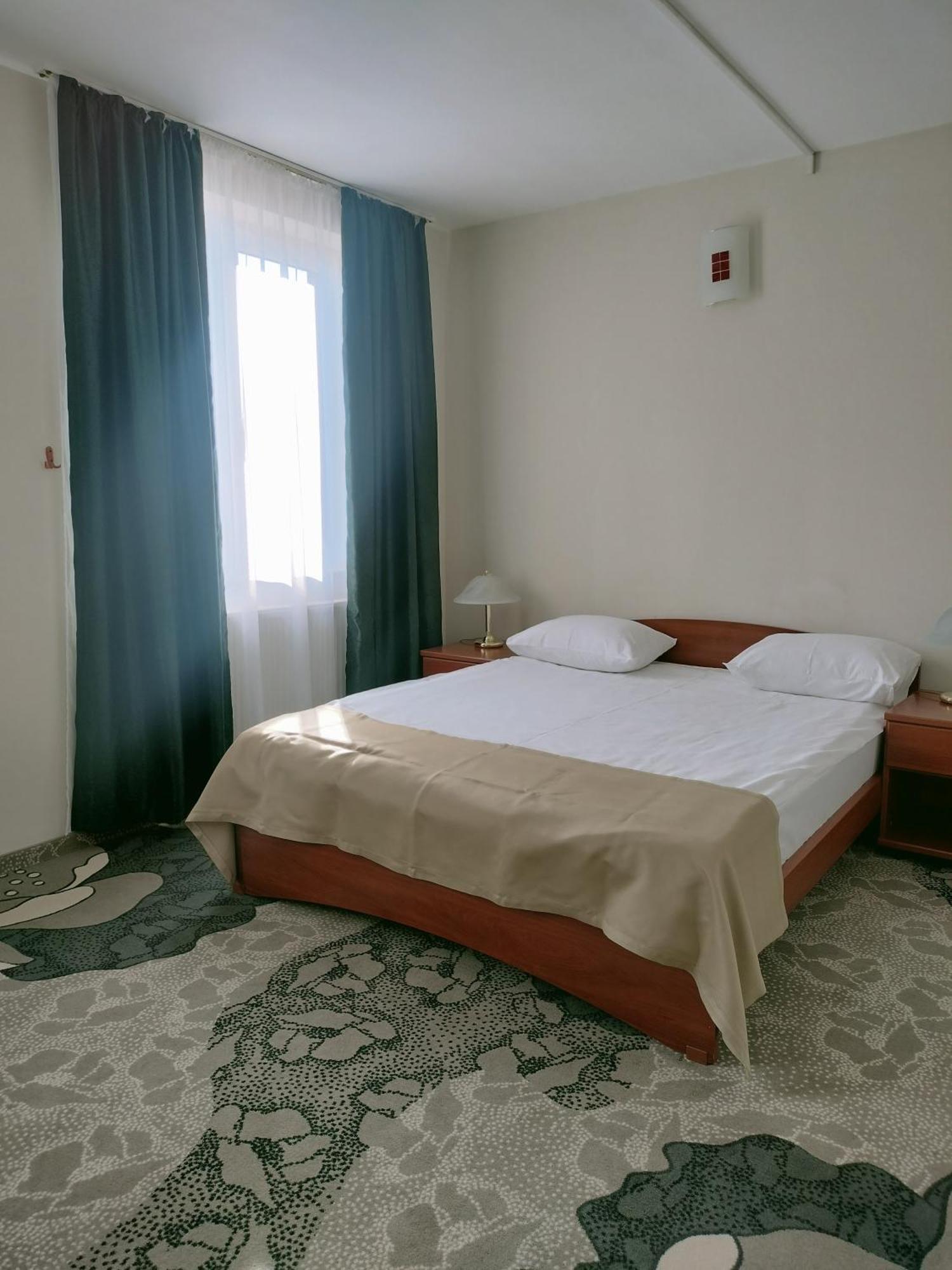 Hotel Bistrita 바커우 외부 사진